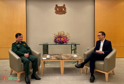 Thượng tướng Hoàng Xuân Chiến hội kiến Thư ký Thường trực Bộ Quốc phòng Singapore